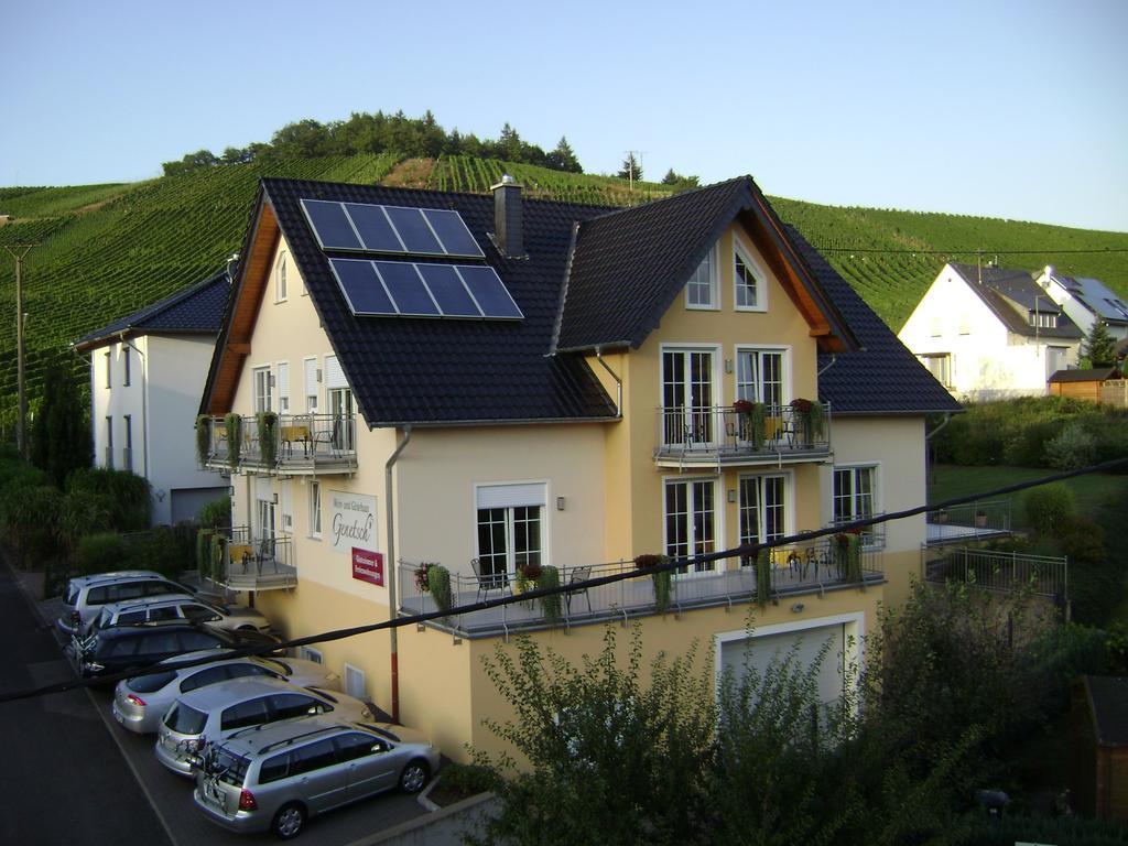 Wein- und Gästehaus Genetsch Lieser Exterior foto