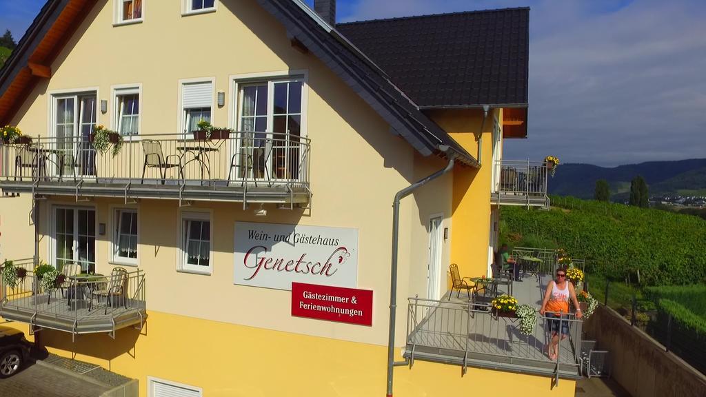 Wein- und Gästehaus Genetsch Lieser Exterior foto